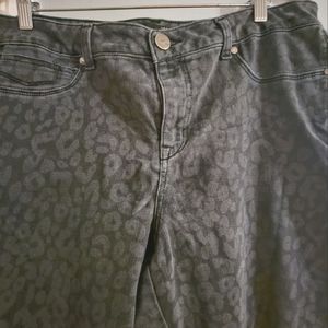 1822 Denim Women's Animal Print Straight fit size 16
